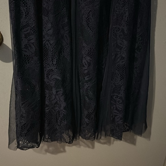 Navy blue formal long dress with a silk in line with a Lacey outside - Picture 2 of 6